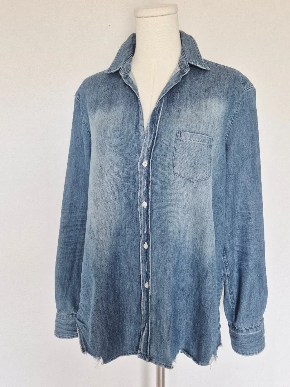 Frank & Eileen $288 Eileen Blue Denim Button-Up Shirt Distressed Vintage Wash - Picture 4 of 16